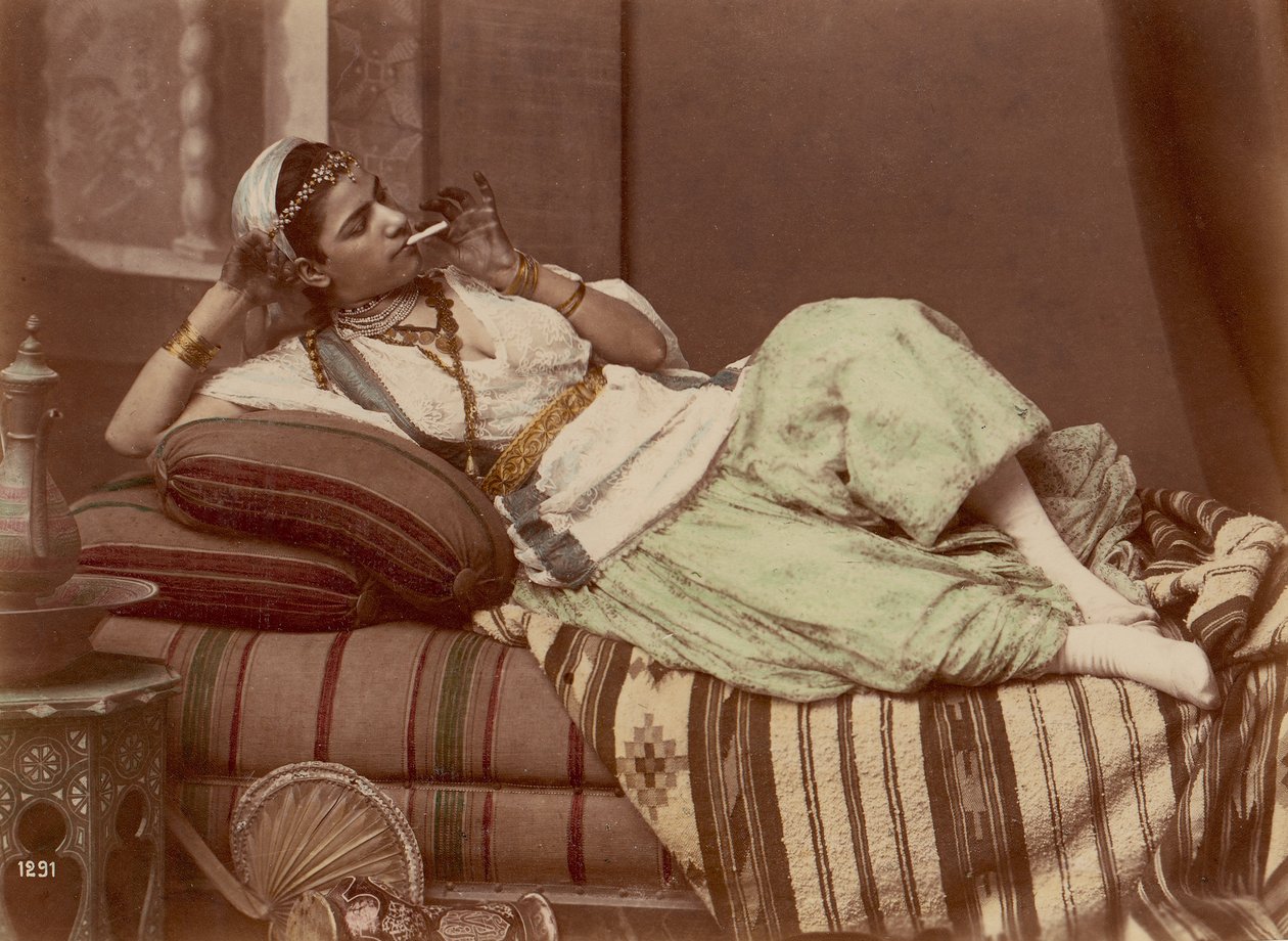 [Reclining Woman Smoking], 1870-90. alkotó: Unbekannt