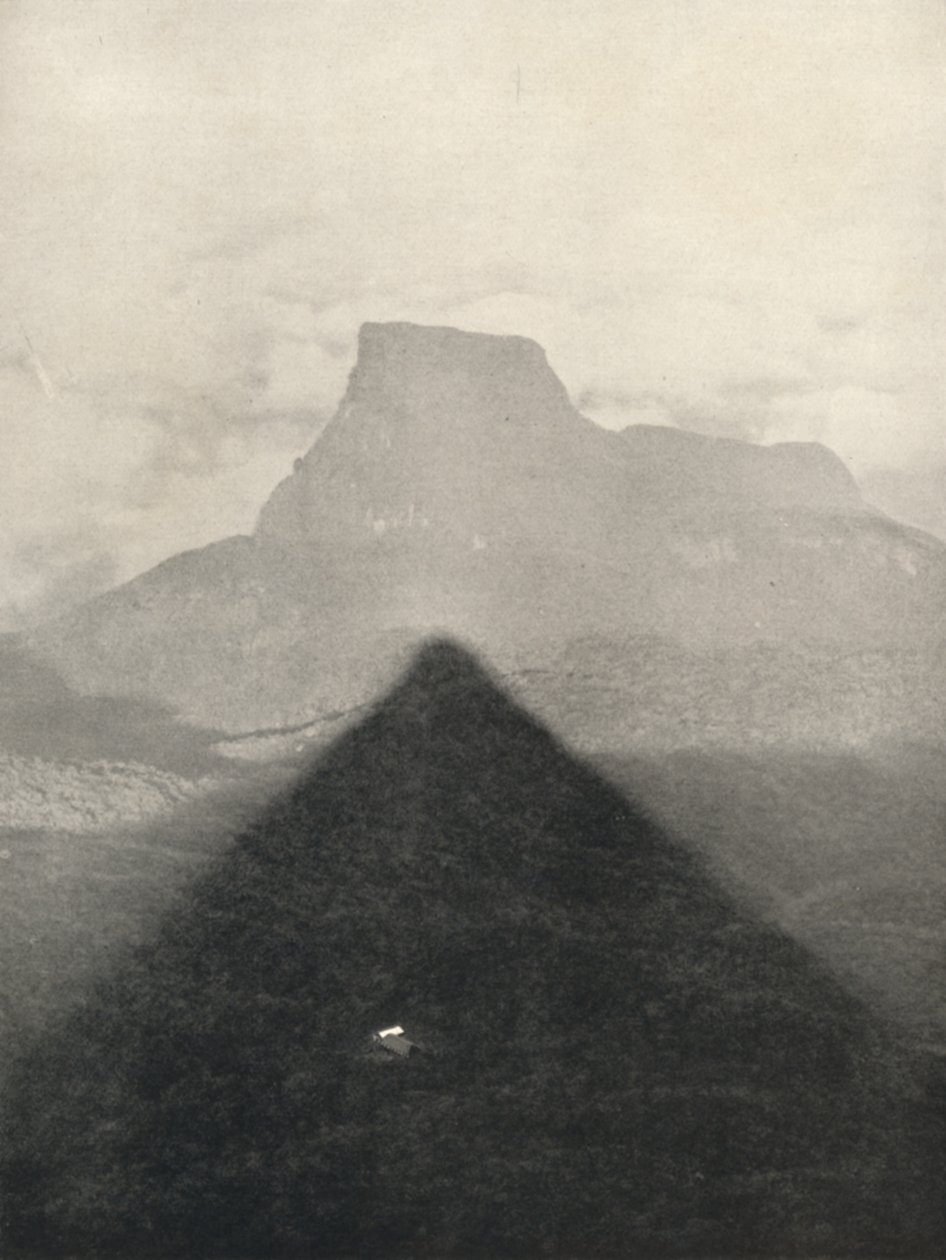 Adamspike árnyéka napkeltekor, 1926 alkotó: Unbekannt