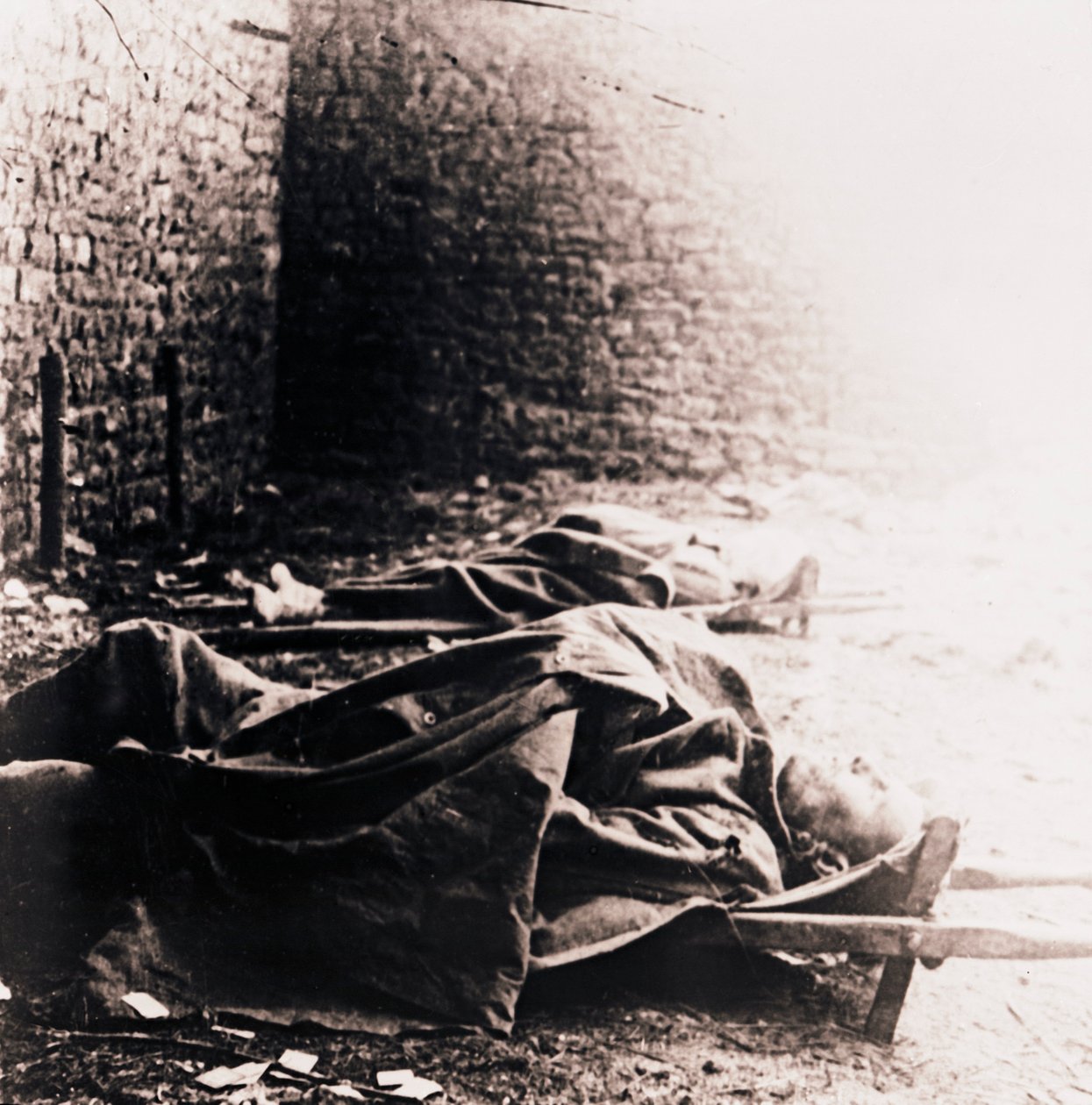 Katonák hordágyon, c1914-c1918 alkotó: Unbekannt