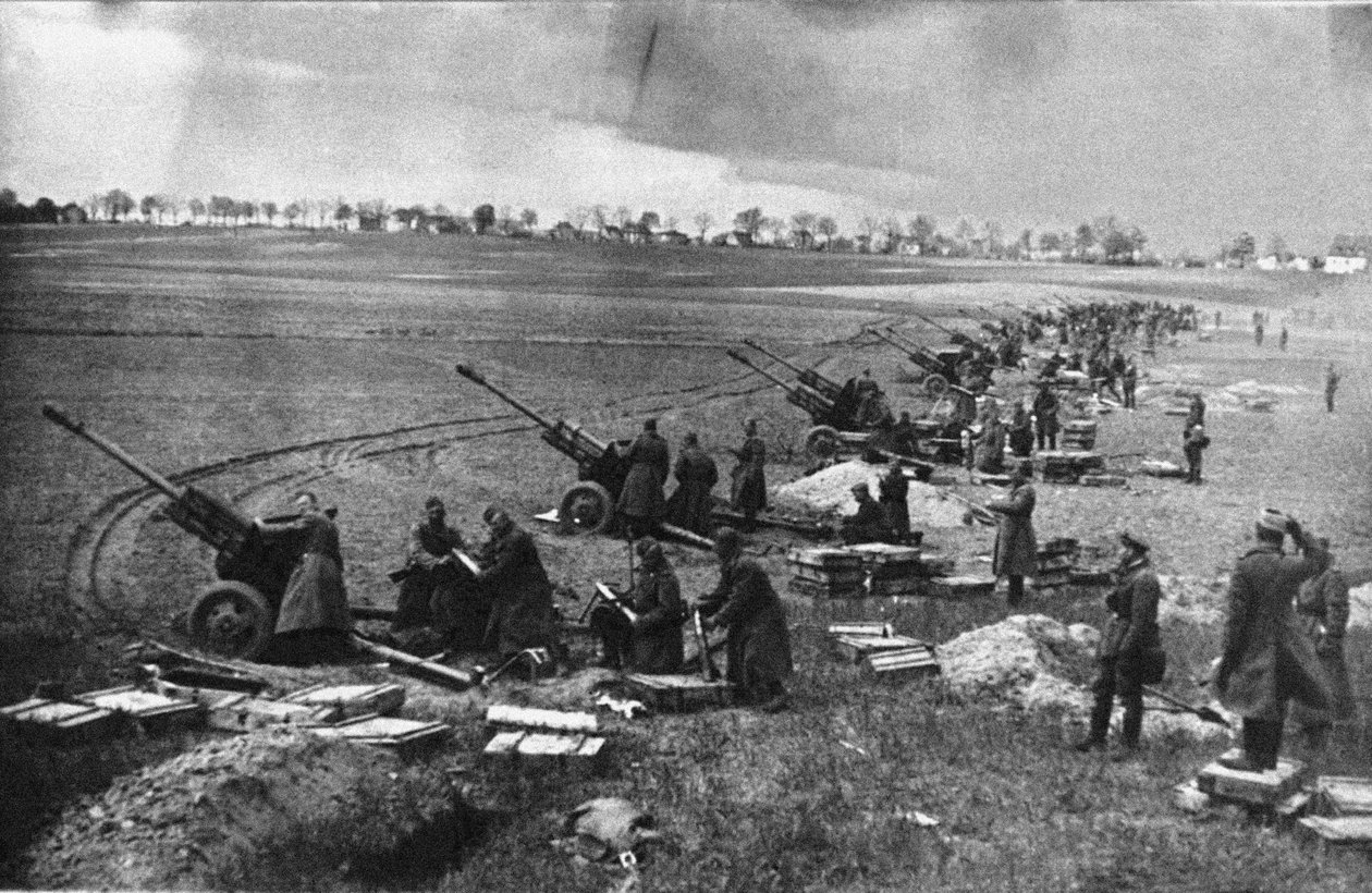 Szovjet tüzérség a Seelow-hegységben, 1945. április alkotó: Unbekannt