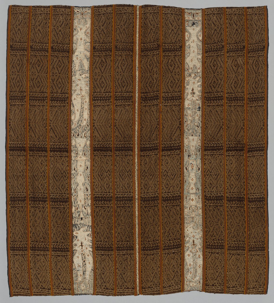 Tapis ruhadarab, 1800-as évek. alkotó: Unbekannt