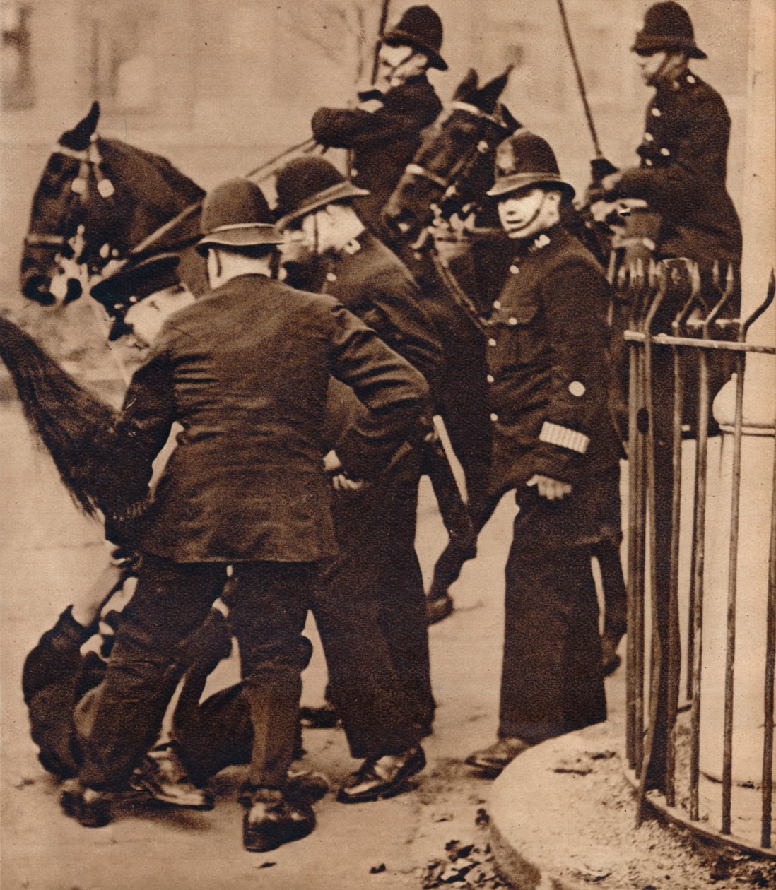 Az éhezők, 1932, 1938. alkotó: Unbekannt