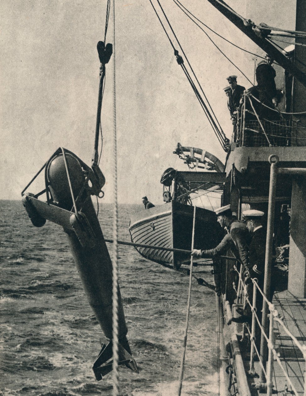 A cápa alakú paraván, 1943 alkotó: Unbekannt