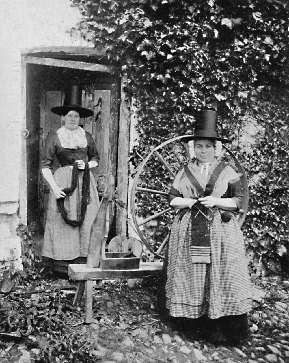 Walesi nők forgó kerékkel, 1912 alkotó: Unbekannt