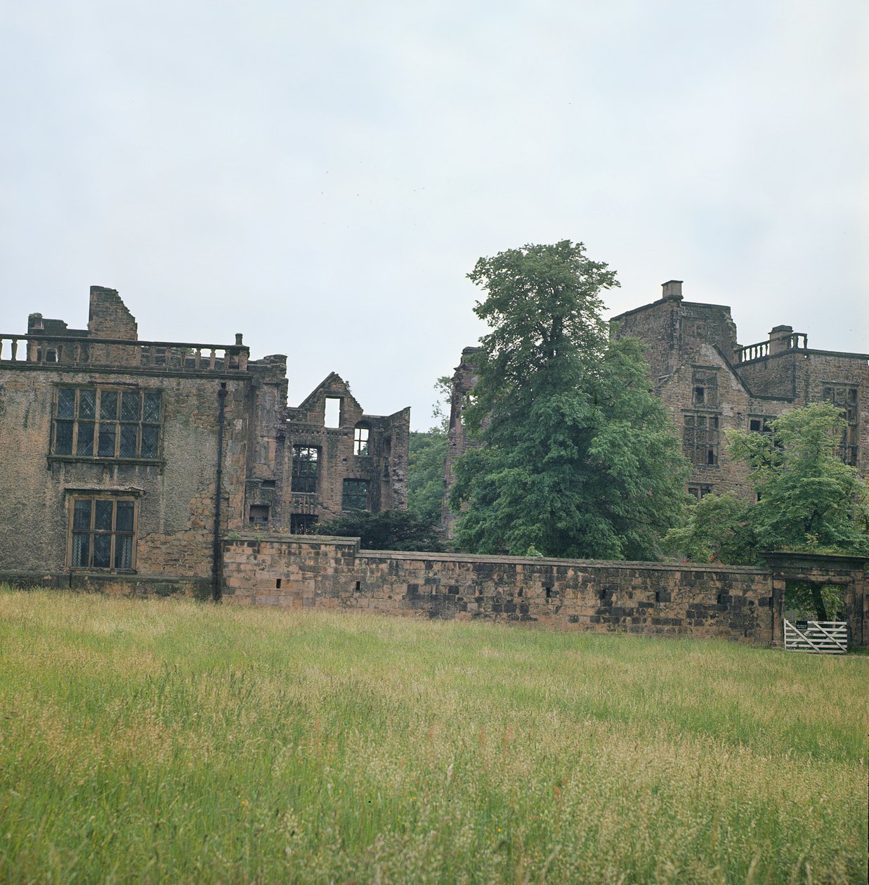 Az Old Hardwick Hall romjai alkotó: Unbekannt Unbekannt