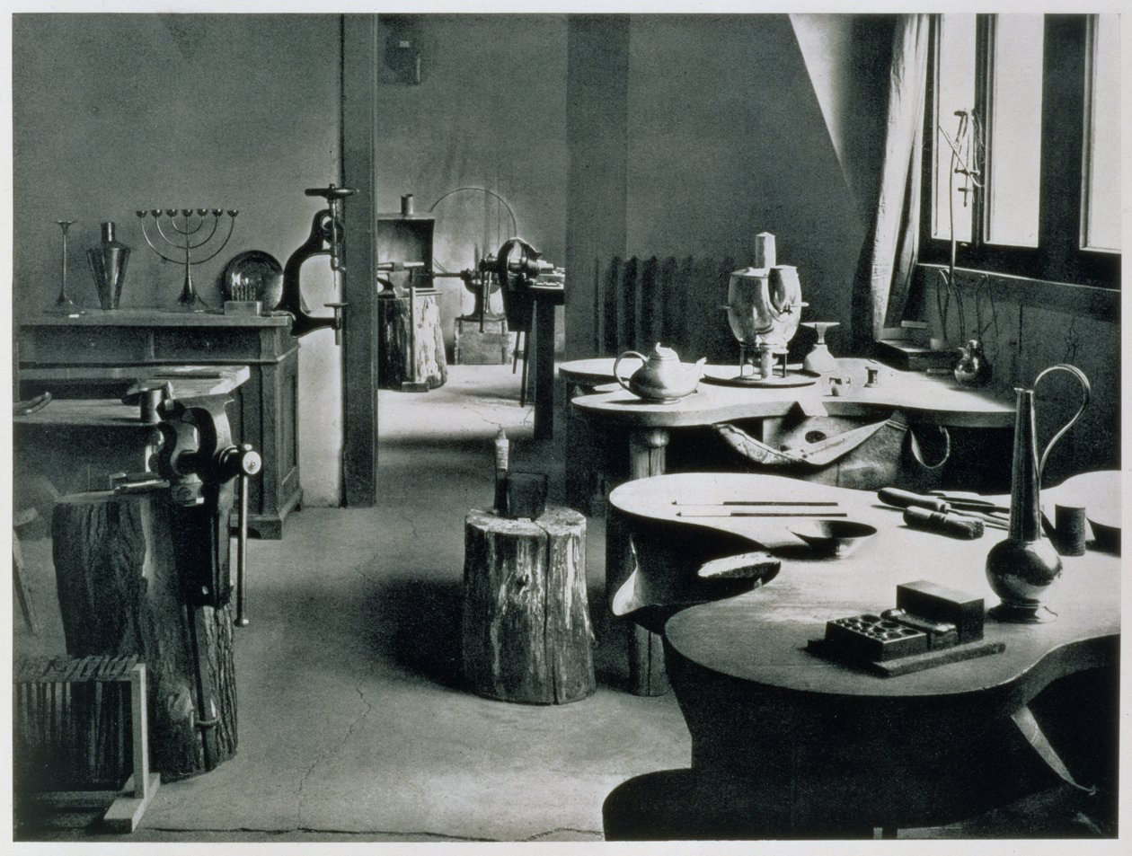 A fémműhely, a weimari Bauhaus műhelyeiből, 1923 alkotó: Unbekannt Unbekannt