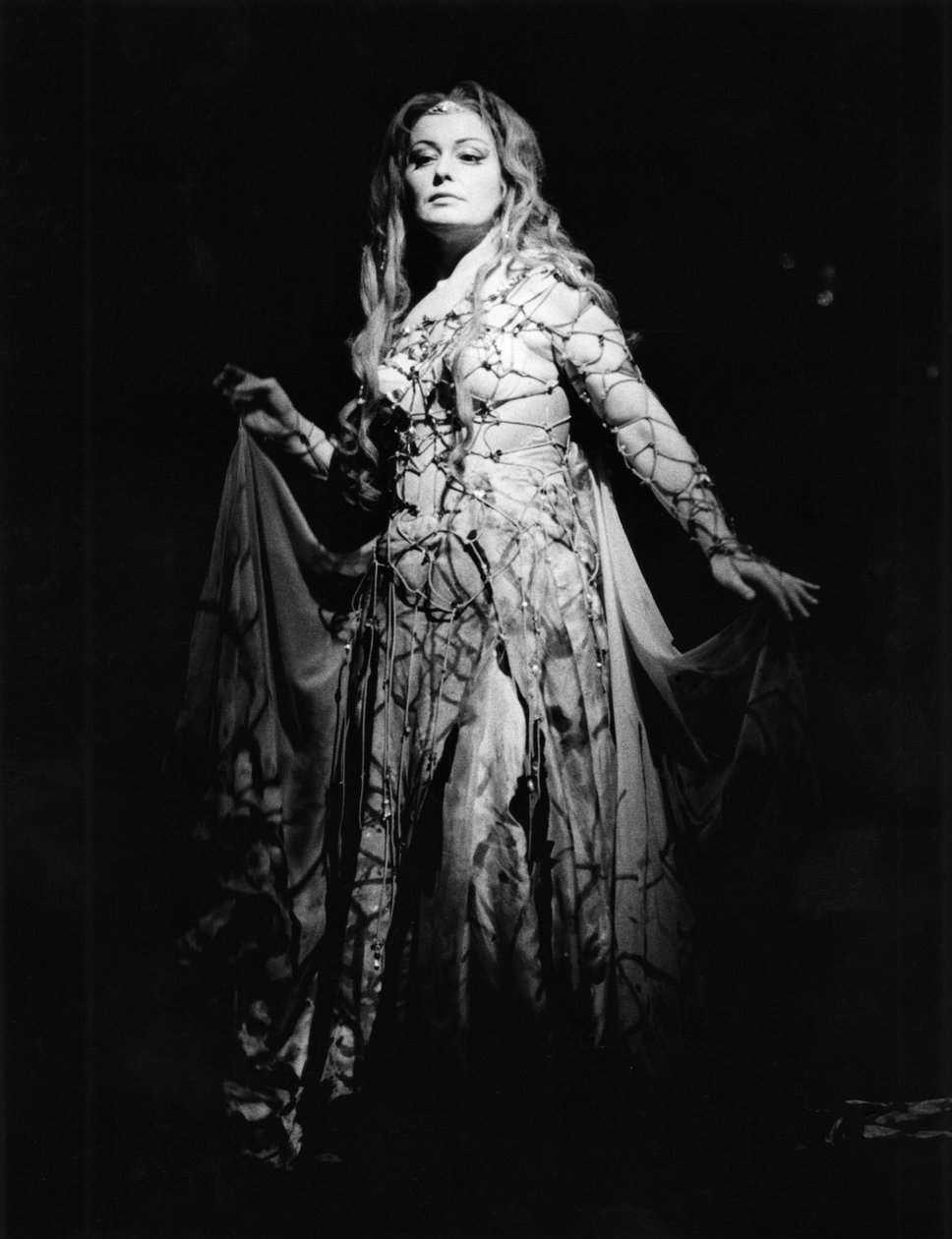 Gwyneth Jones alkotó: Benjamin Baud
