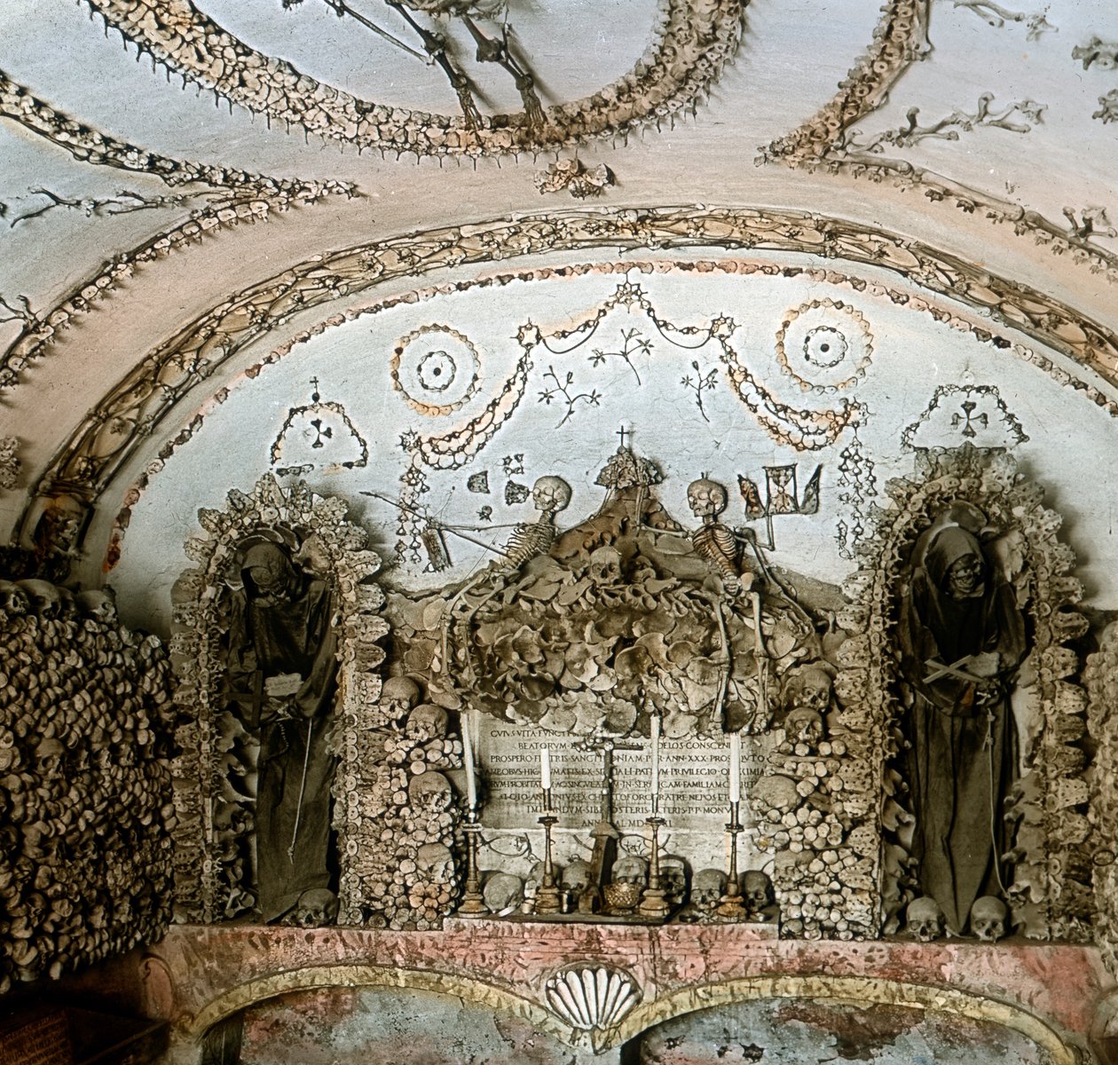 Ossuary of the Capuchin church alkotó: Unbekannter Künstler
