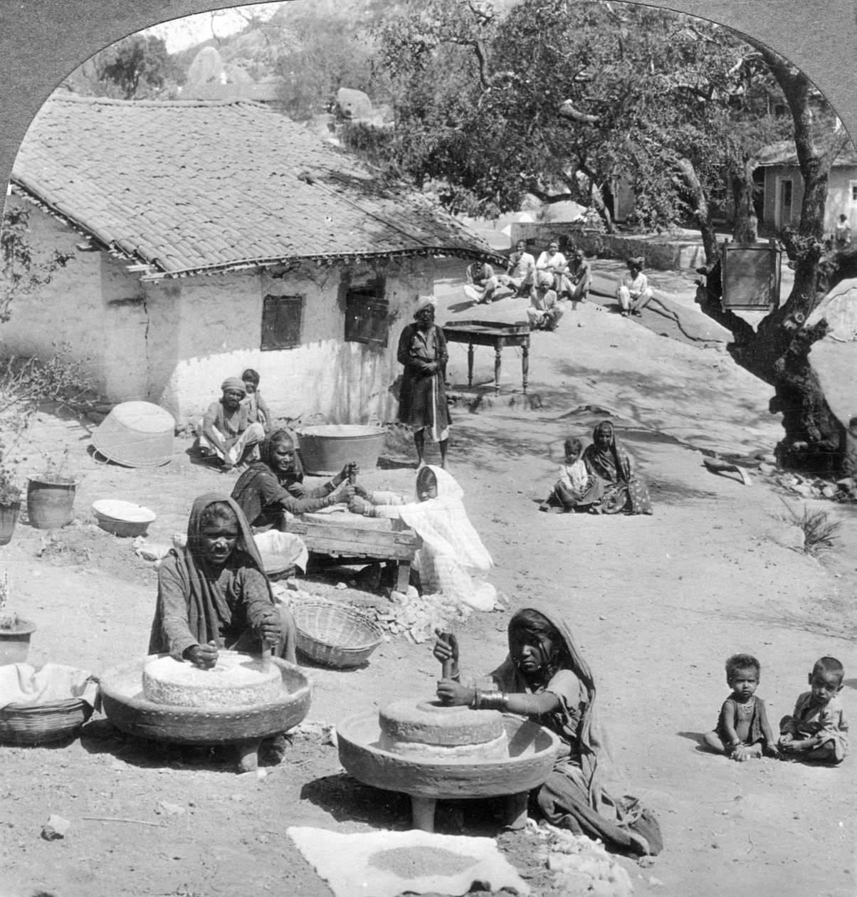 Falusi élet, India, 1900-as évek. alkotó: Underwood and Underwood