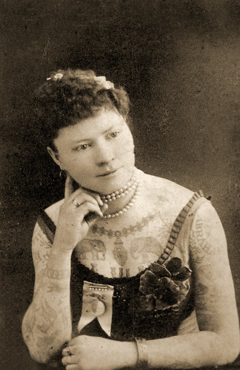 Egy tetovált nő portréja, 1905 körül alkotó: Unknown