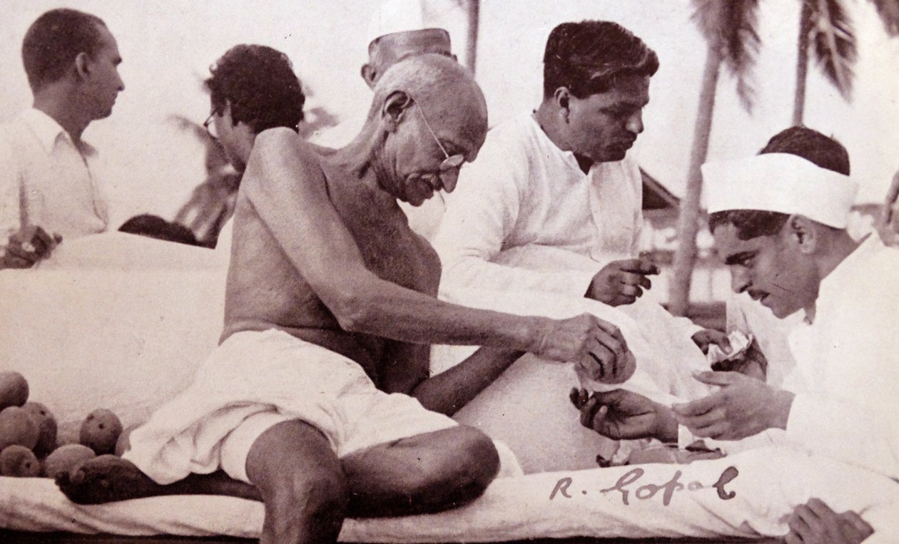 Mahatma Gandhi alkotó: Unknown photographer