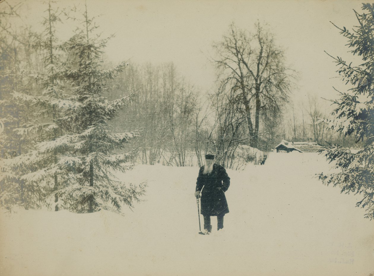 Lev Nyikolajevics Tolsztoj gróf sétál. alkotó: Vladimir Grigorievich Chertkov