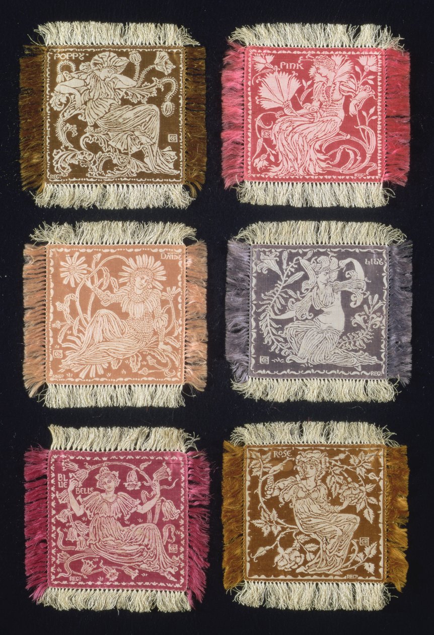 Floras Retinue, hat desszert alátétből álló készlet, rózsa, liliom, százszorszép, mák, rózsaszín és kékharang, gyártó: John Wilson & Sons, 1893 (selyemdamaszt) alkotó: Walter Crane