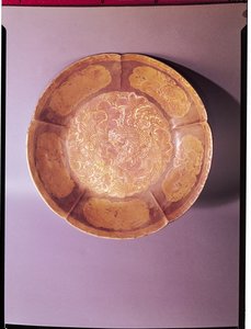 Vésett edény, Tang-dinasztia (618-907) (arany és ezüst)