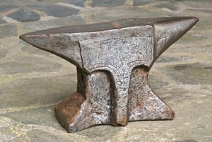 Kétszarvú üllő, 1787 (öntöttvas)