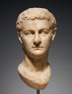 Caligula fejének portréja, i.sz. 40 körül (márvány)