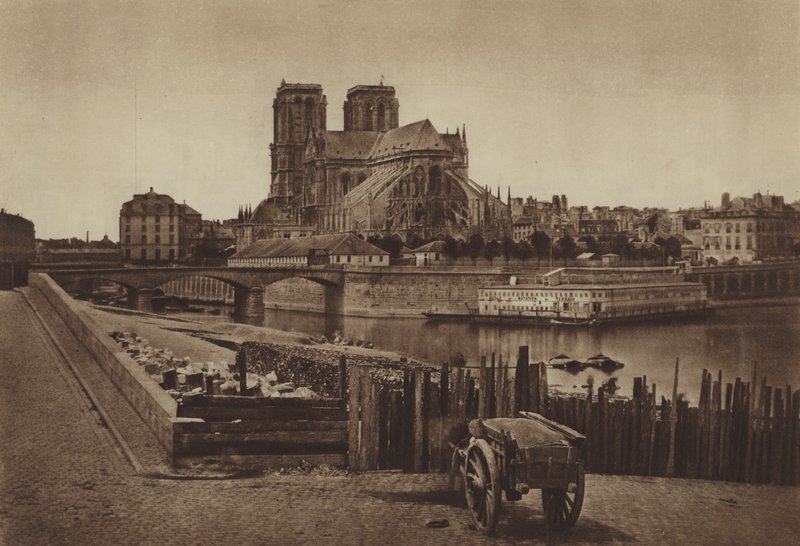 A Notre-Dame apszisa (f/w fotó) alkotó: (after) French Photographer