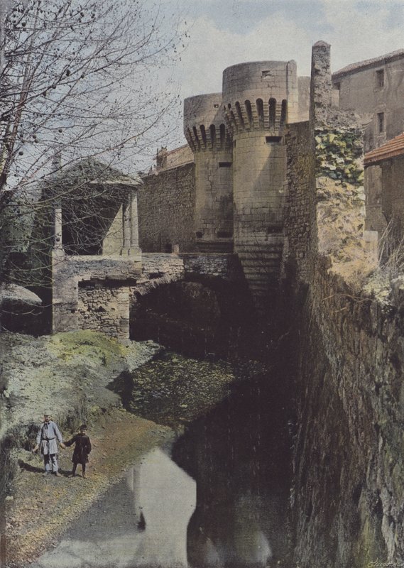 Pernes, Chateau (színes fotó) alkotó: (after) French Photographer