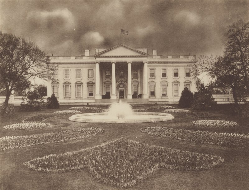 A Fehér Ház (fekete-fehér fotó) alkotó: American Photographer