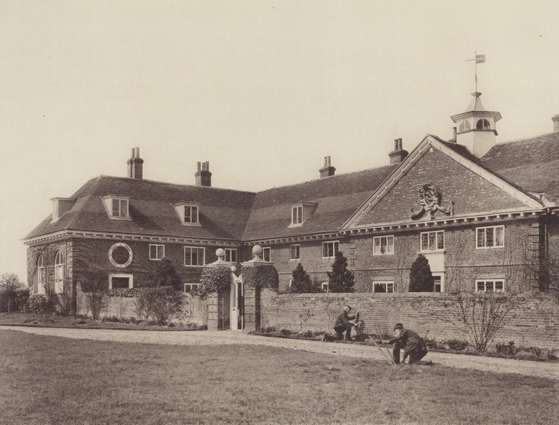 A Lucas Menedékház, Wokingham alkotó: Charles Latham