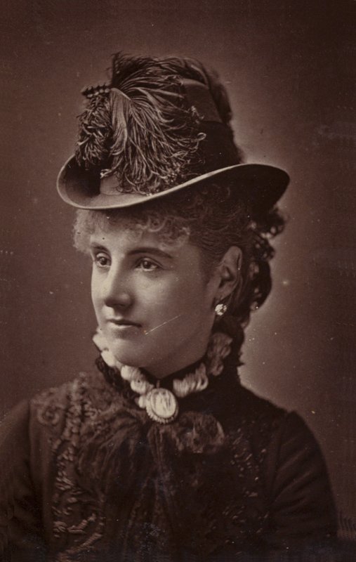 Adelaide Neilson alkotó: English Photographer