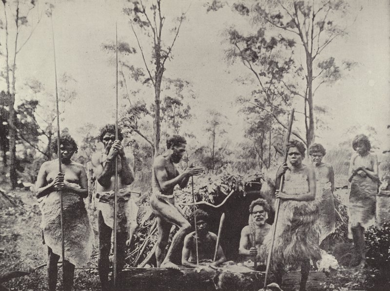 Queensland bennszülöttek csoportja alkotó: English Photographer