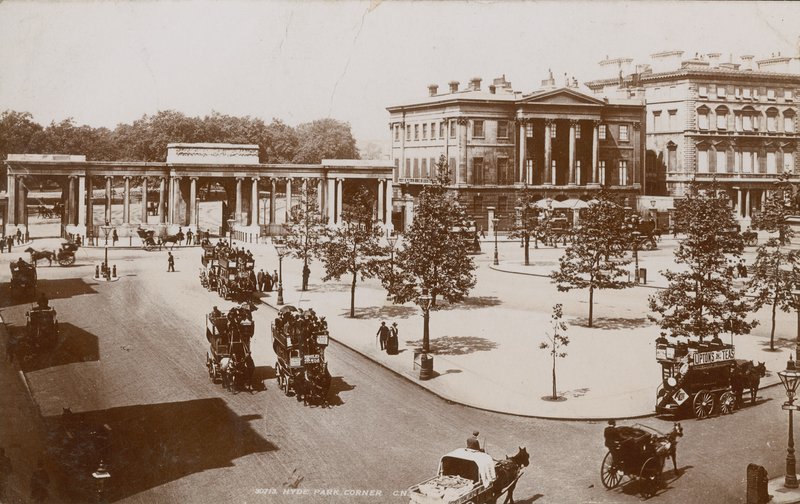 Hyde Park Corner, London alkotó: English Photographer