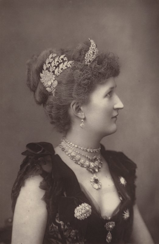 Lady Carew alkotó: English Photographer