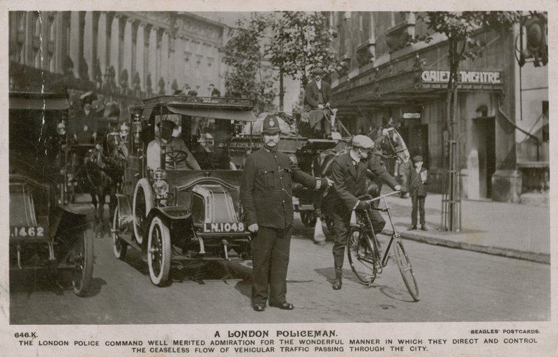 Londoni rendőr. A képeslapot 1913. július 4-én küldték el. alkotó: English Photographer