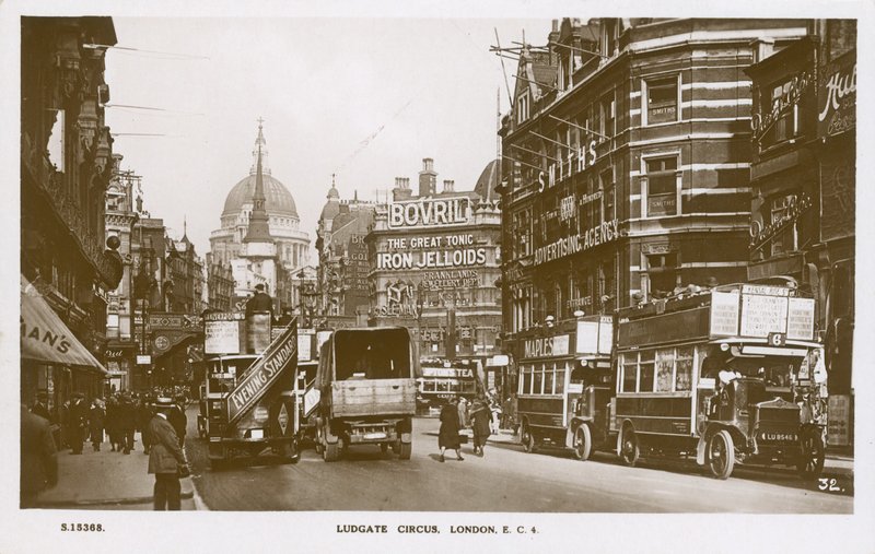 Ludgate Cirkusz, London alkotó: English Photographer