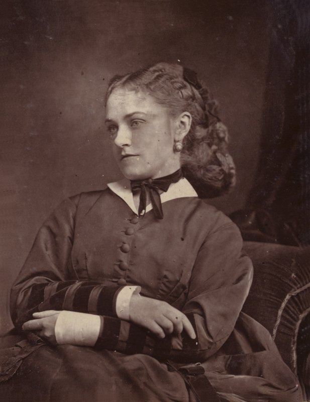 M. Litton alkotó: English Photographer