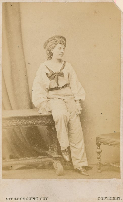 Miss Collinson alkotó: English Photographer