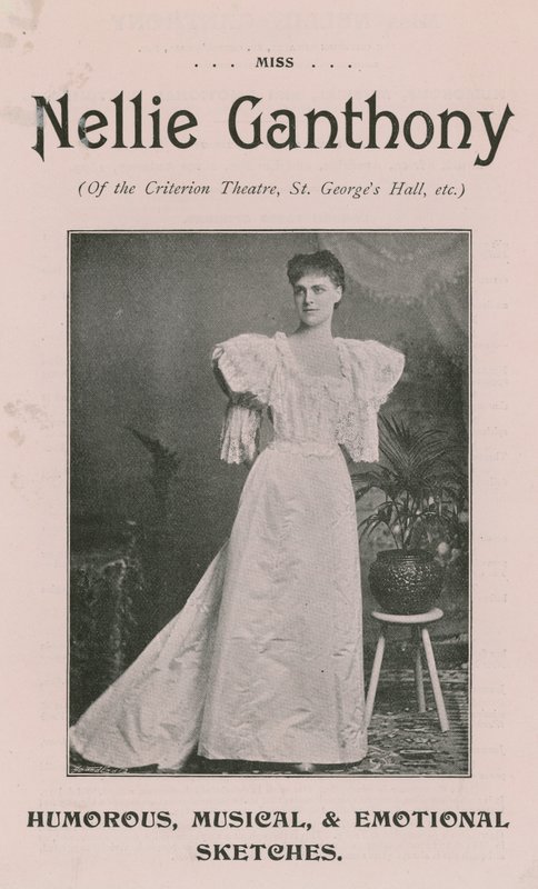 Nellie Ganthony kisasszony, a Kritérium Színházból alkotó: English Photographer
