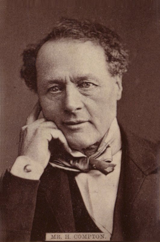 Mr. H. Compton alkotó: English Photographer