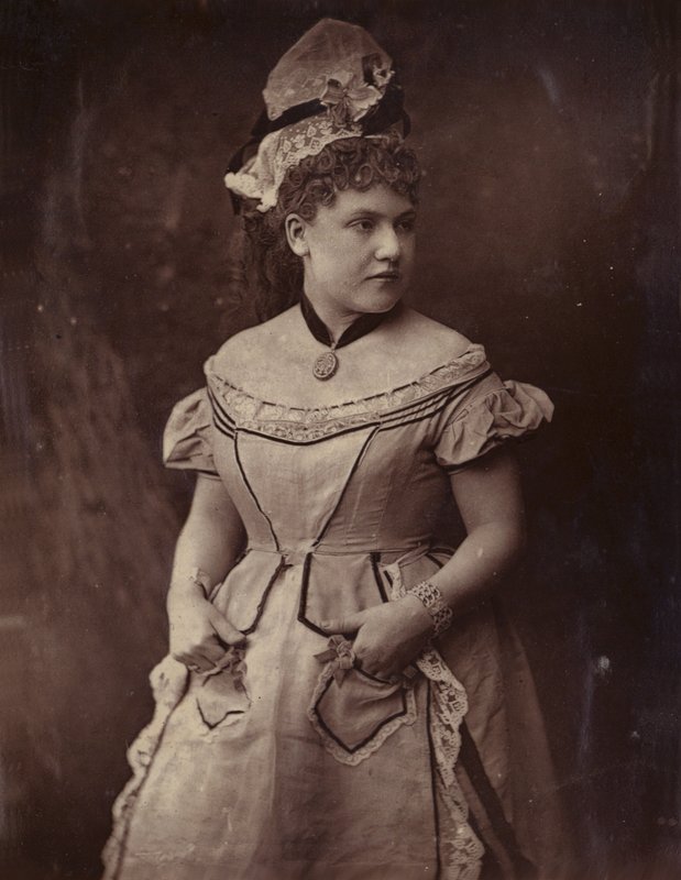 Pauline Rita alkotó: English Photographer