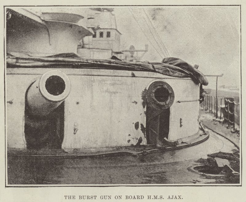 A Burst Gun a HMS Ajax fedélzetén alkotó: English Photographer