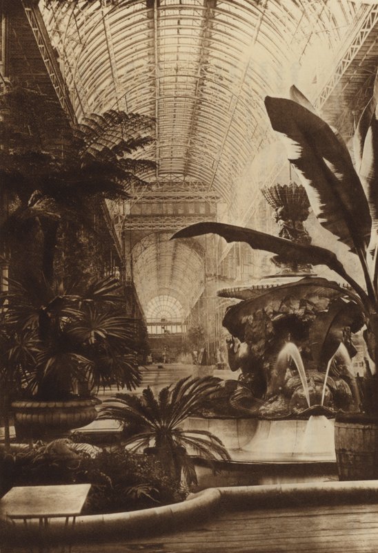 Az északi hajó alkotó: English Photographer