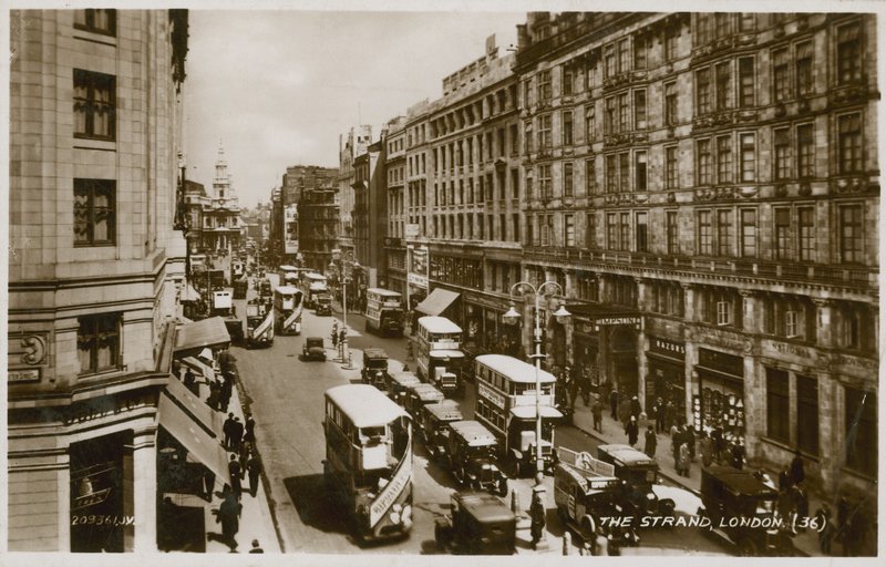 The Strand, London alkotó: English Photographer