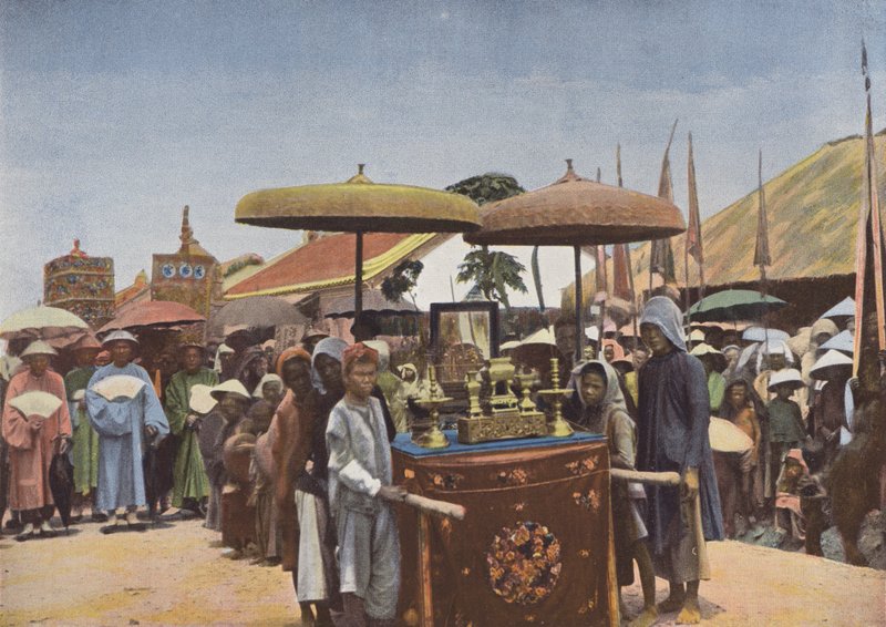 Tavaszi körmenet Qui-Nhonban alkotó: European Photographer