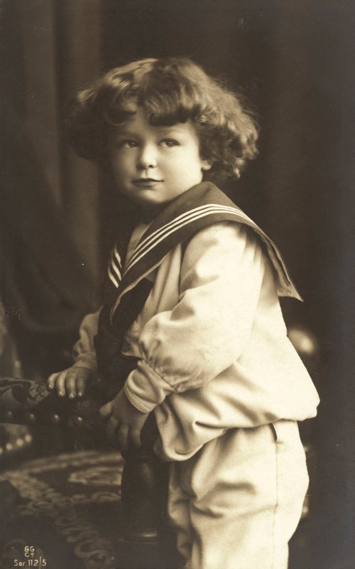 Fiú matrózruhában alkotó: French Photographer