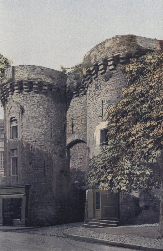 Laval, Porte Beucheresse, Cote S O alkotó: French Photographer