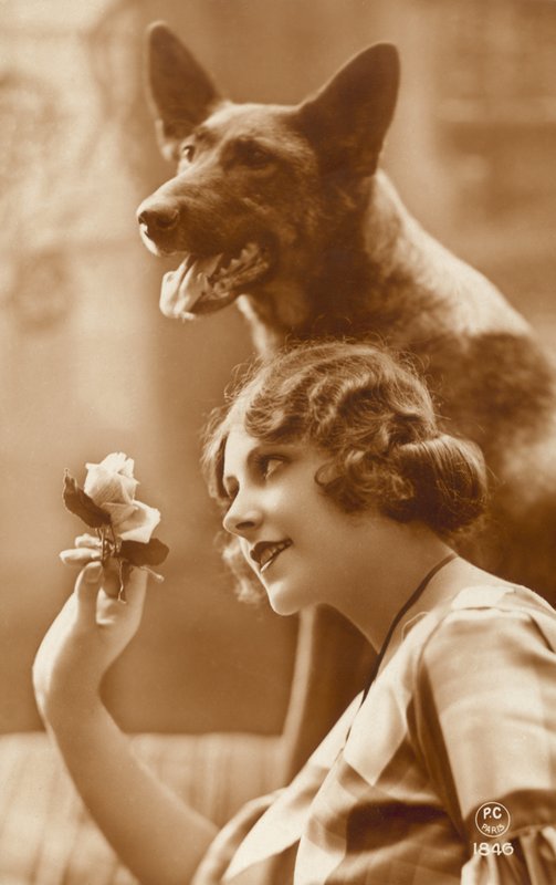 Nő a kutyájával alkotó: French Photographer
