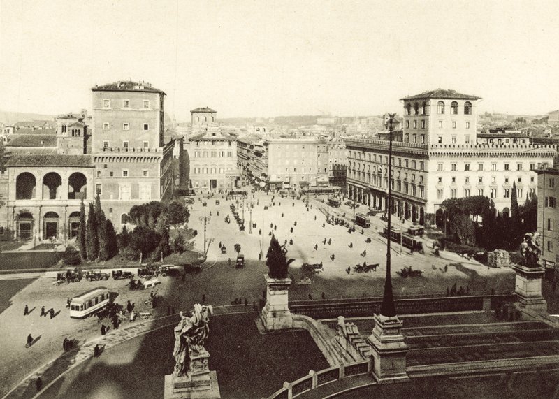 Velencei tér alkotó: Italian Photographer