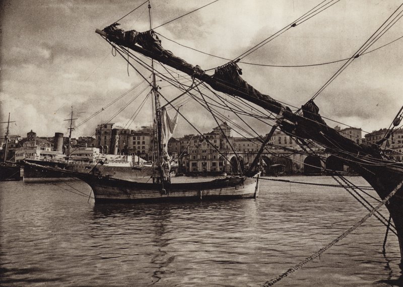 Olaszország: Civitavecchia (f/w fotó) alkotó: Kurt Hielscher