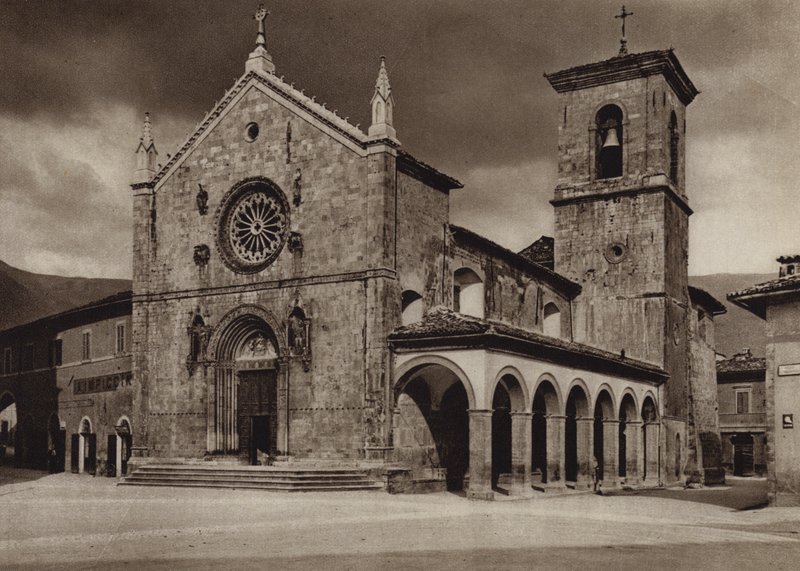 Olaszország: Norcia, S Benedetto (f/w fotó) alkotó: Kurt Hielscher