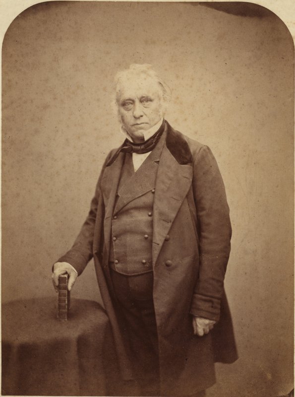 T B Macaulay alkotó: Maull and Polyblank