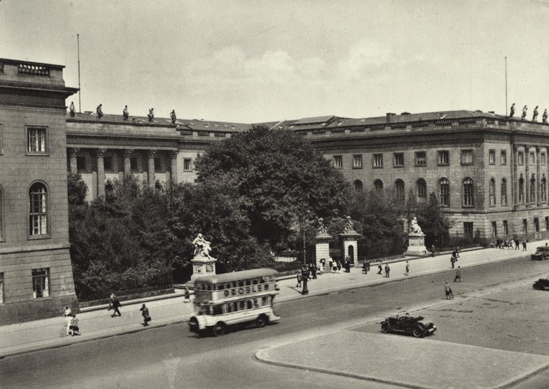 Berlin: Universitat; Egyetem (f/w fotó) alkotó: Sasha Stone
